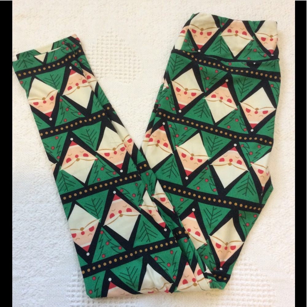 Super soft and stretchy Santa geometric leggings or pajama pants NWOT fit 2-10